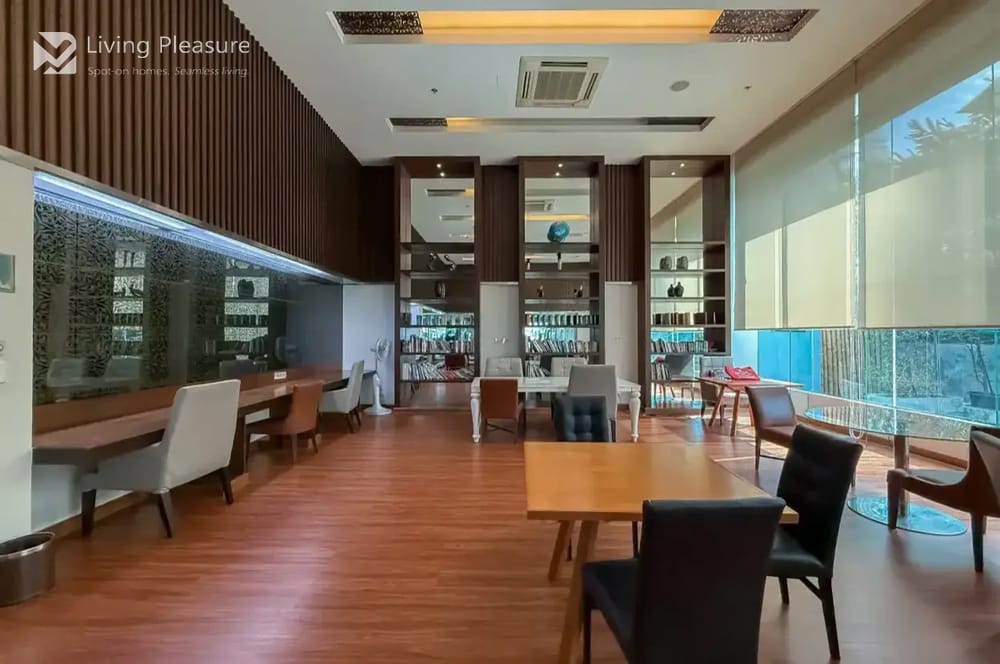 The Circle Condominium 13