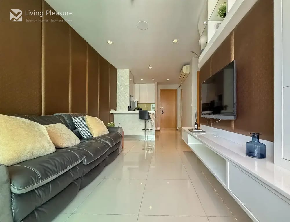 The Circle Condominium 16