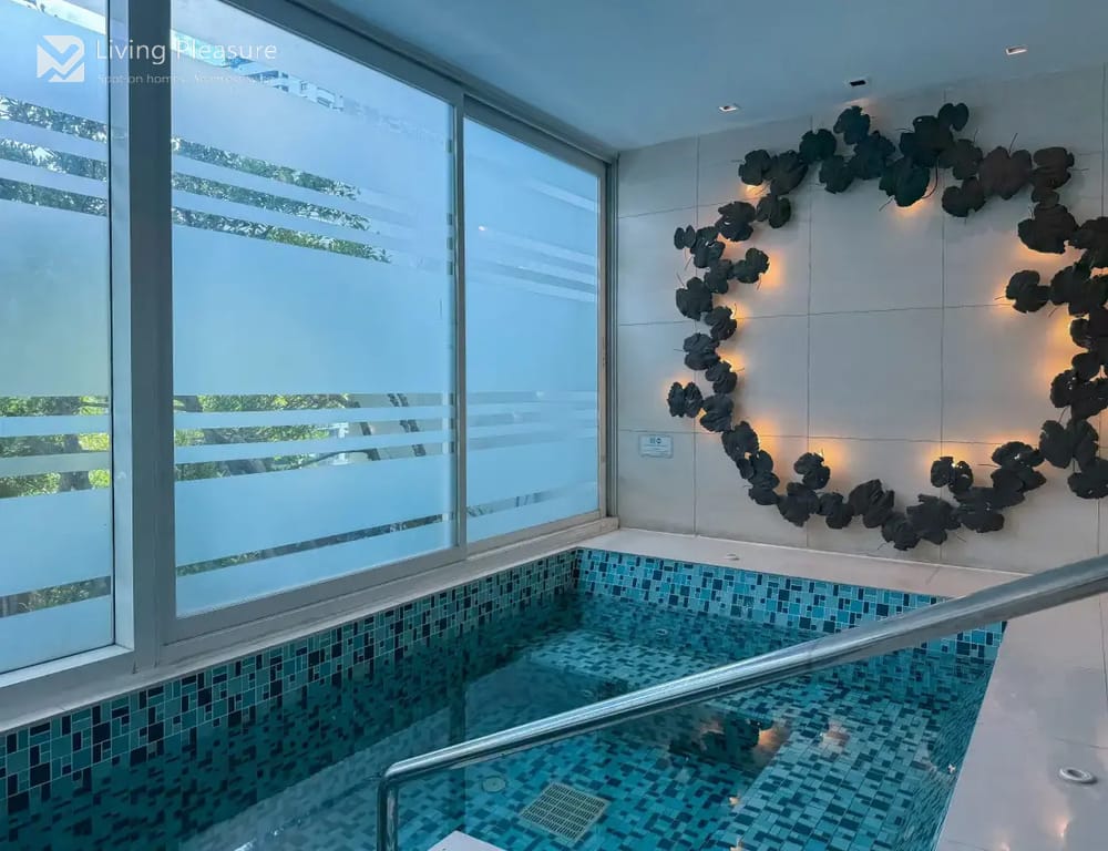 The Circle Condominium 5
