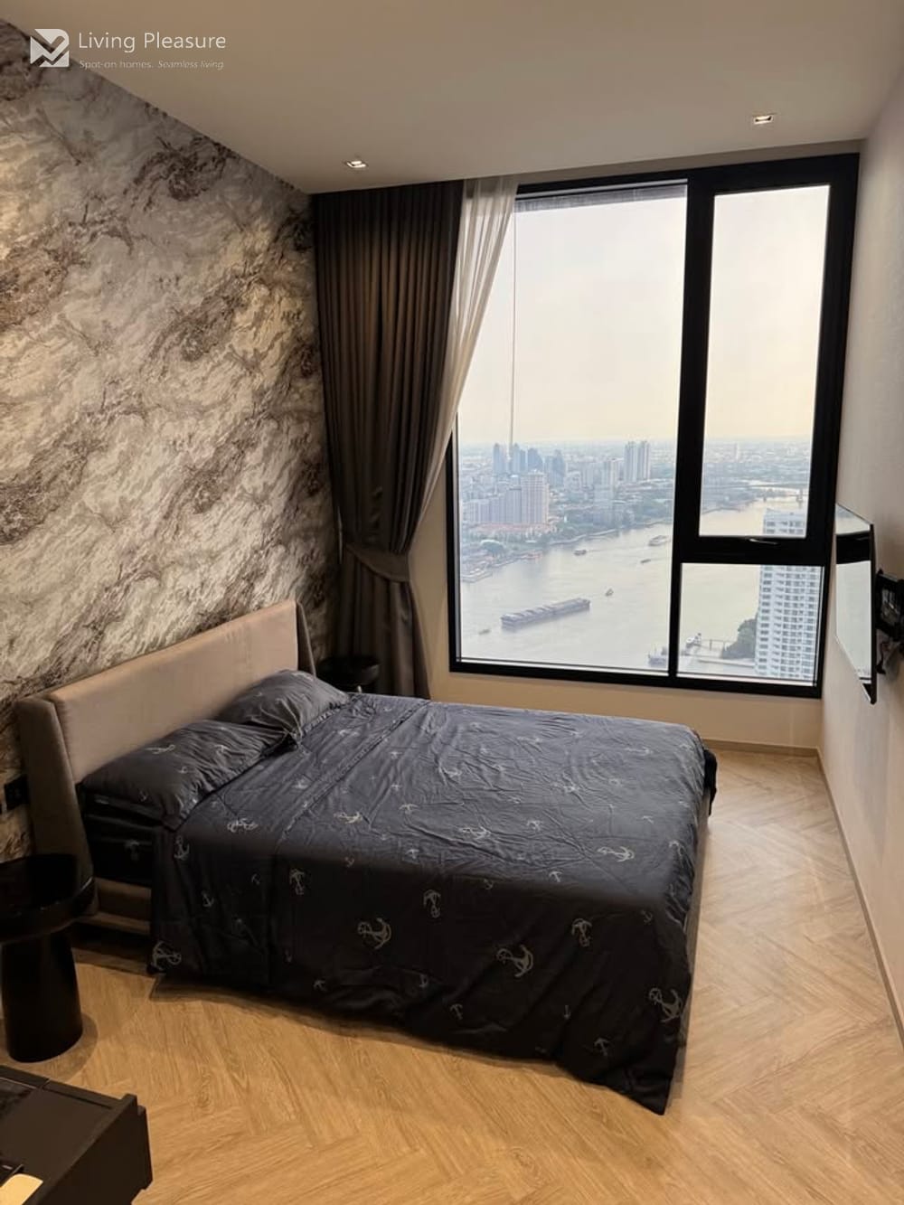 Luxury 2-Bedroom Condo for Sale and Rent at Chapter Charoennakorn - Riverside near BTS Krung Thon Buri 11