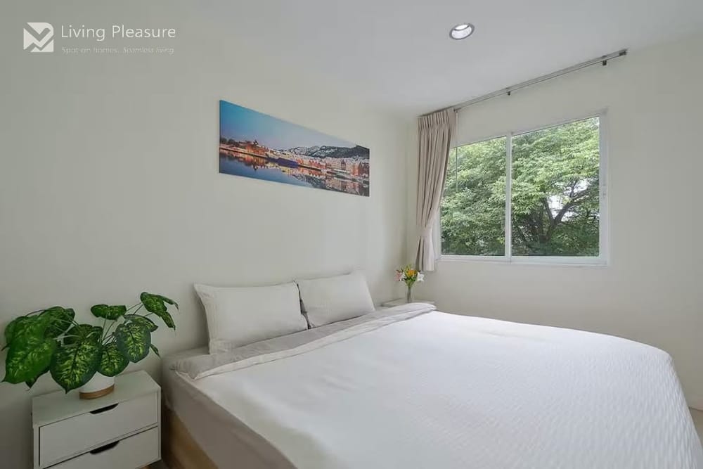Spacious 5-Bedroom House for Rent near MRT Sukhumvit in Upper Sukhumvit, Bangkok 14