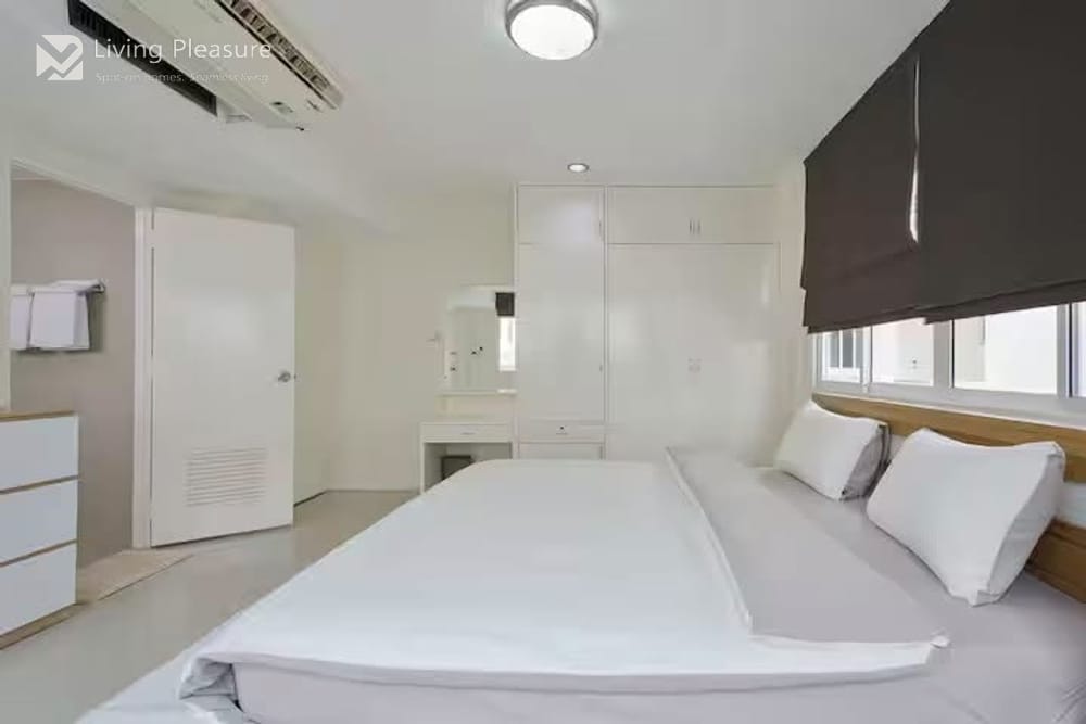 Spacious 5-Bedroom House for Rent near MRT Sukhumvit in Upper Sukhumvit, Bangkok 22