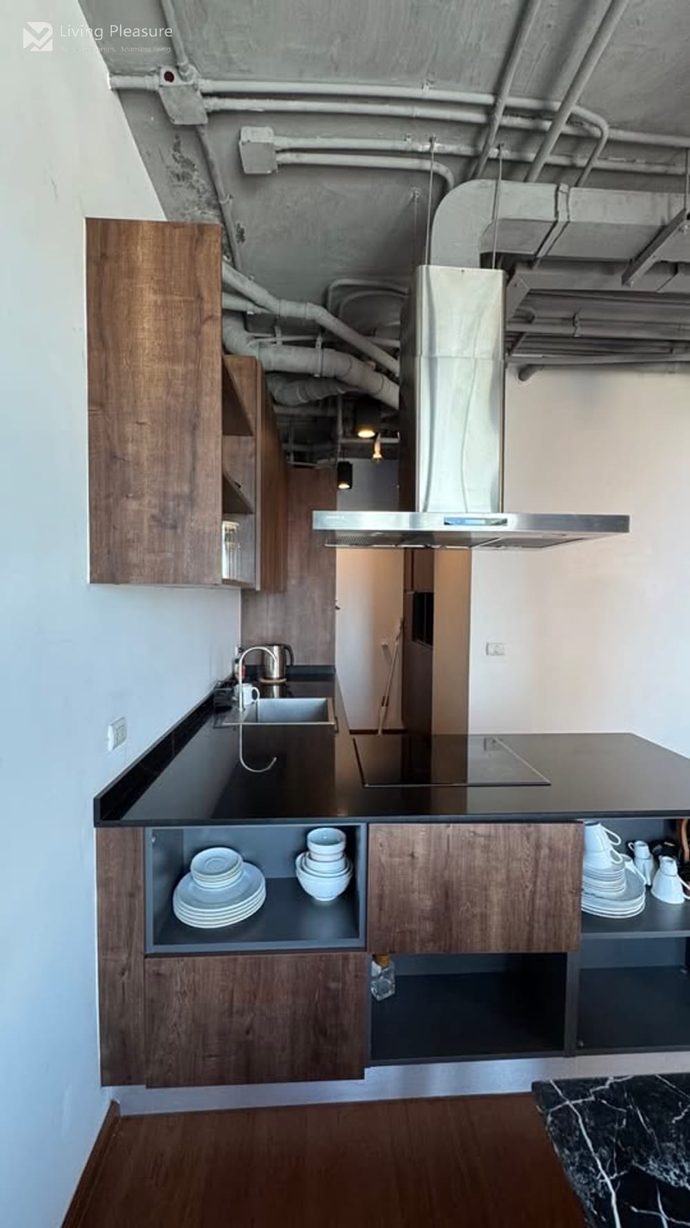 Stylish Duplex for Rent at Villa Asoke - 0.2 km to MRT Phetchaburi 5