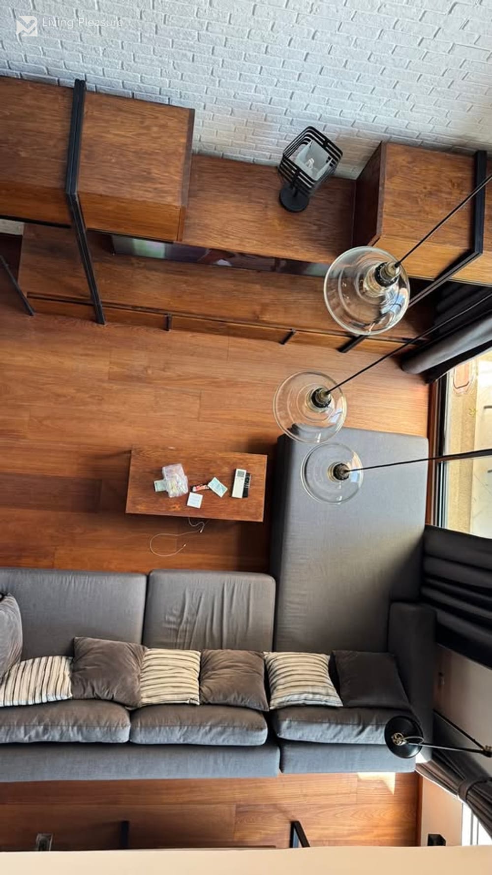 Stylish Duplex for Rent at Villa Asoke - 0.2 km to MRT Phetchaburi 12