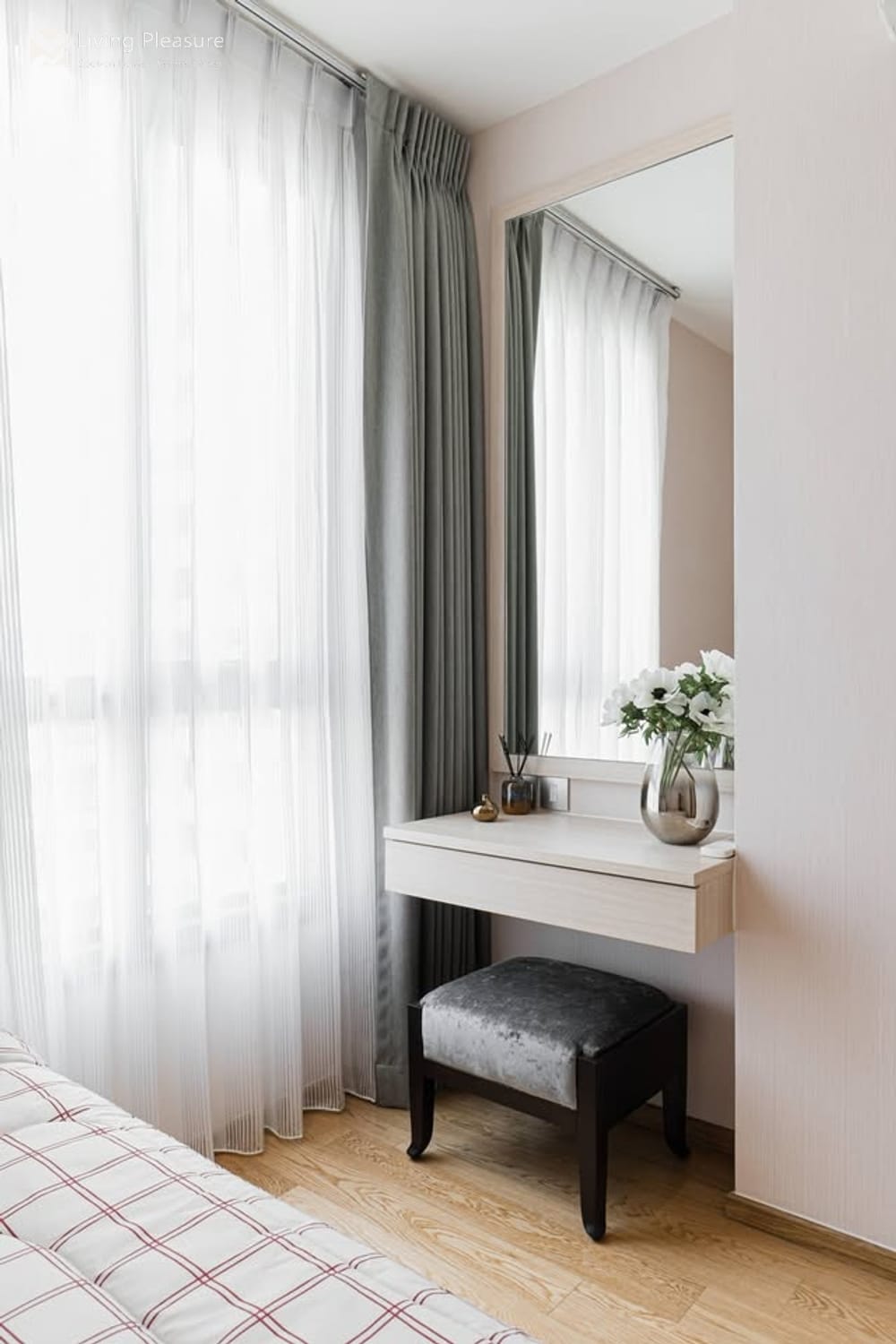 Modern 2-Bedroom Condo for Sale and Rent at H Sukhumvit 43 near BTS Phrom Phong 11