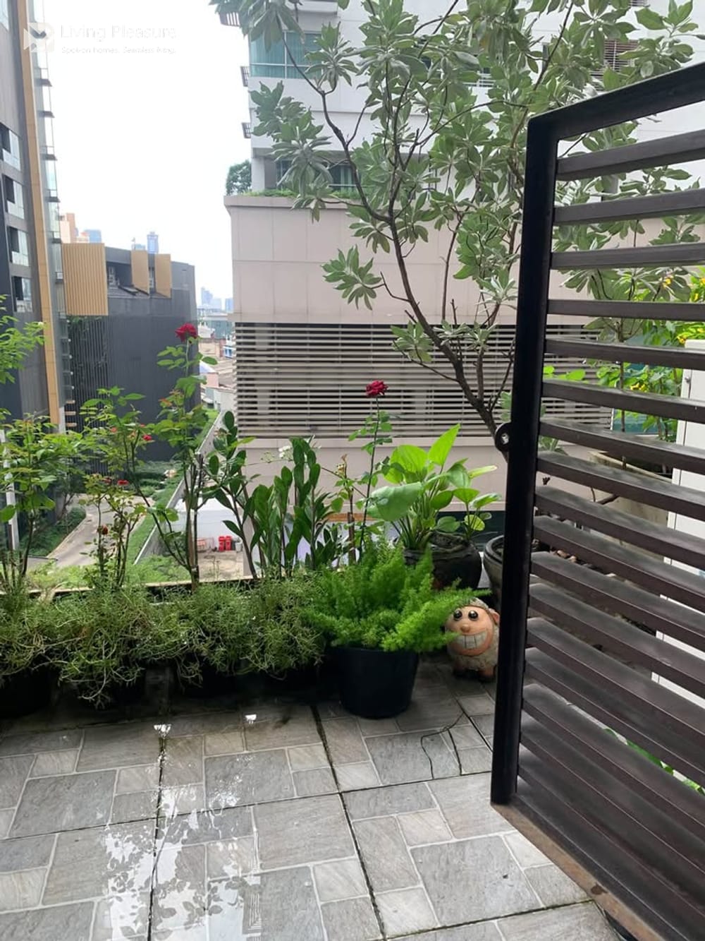 Spacious 2-Bedroom Duplex for Sale/Rent at The Emporio Place, Near BTS Phrom Phong 16