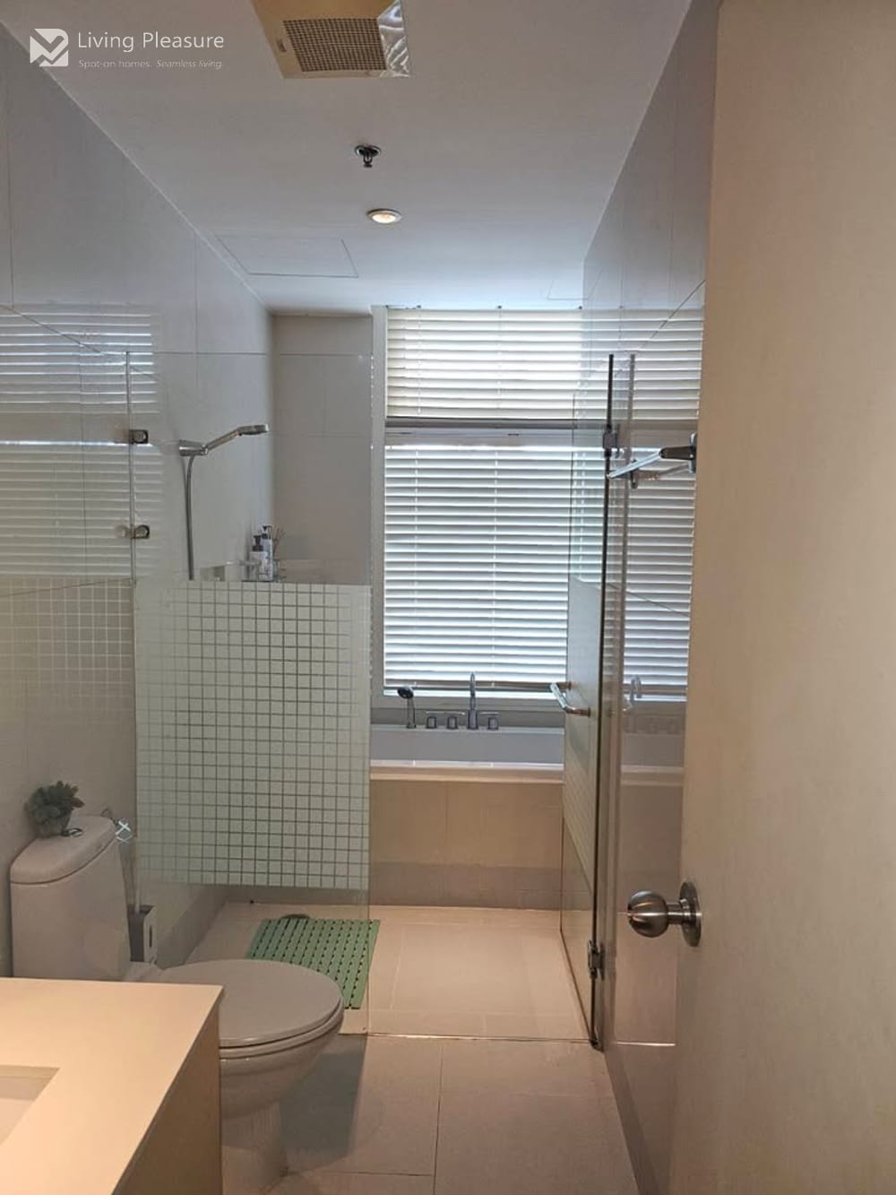 2-Bedroom Villa for Rent in Villa Rachatewi, Near BTS Ratchathewi 9