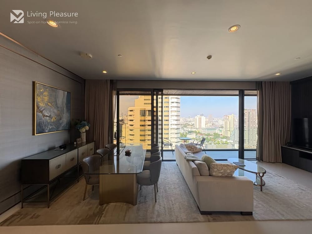 2-Bedroom Condo for Rent in Vittorio Sukhumvit 39 with City View near BTS Phrom Phong 3