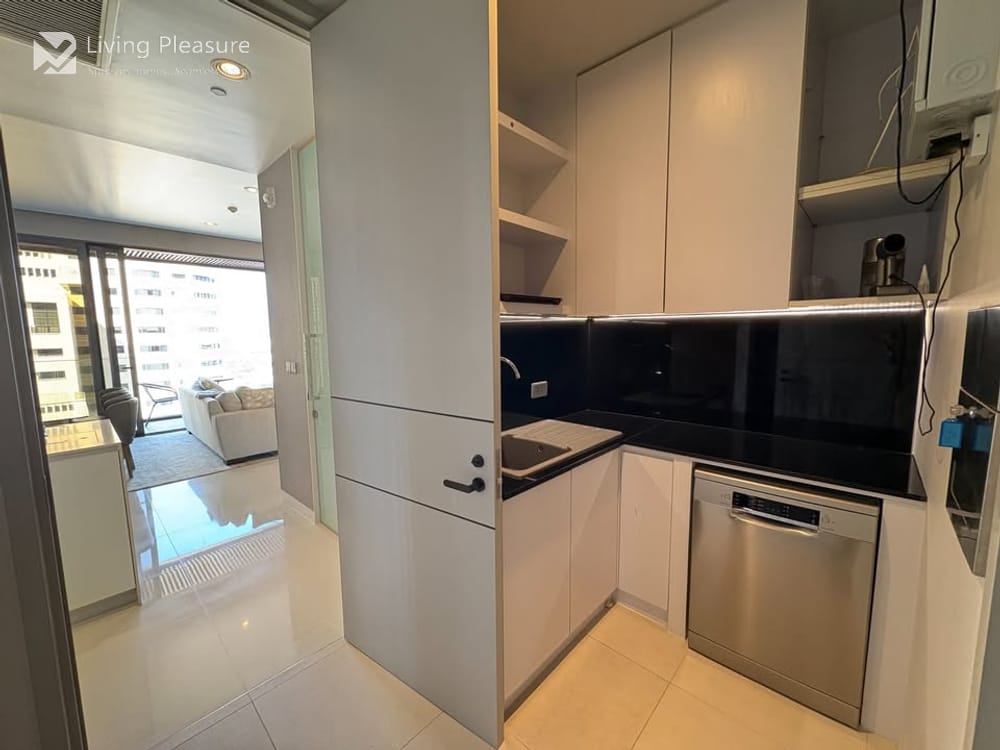 2-Bedroom Condo for Rent in Vittorio Sukhumvit 39 with City View near BTS Phrom Phong 13