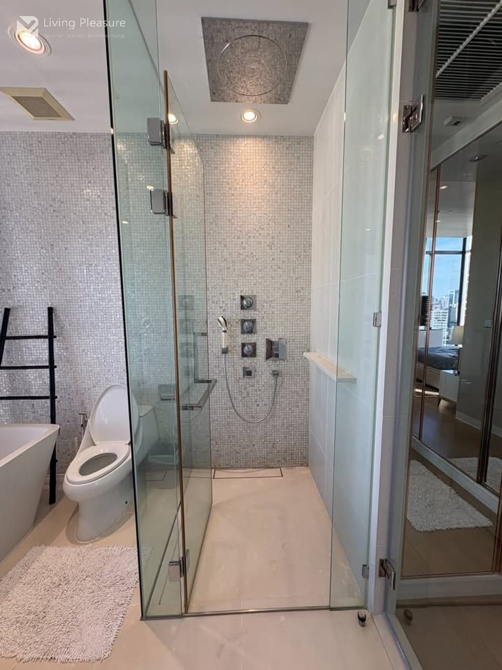 2-Bedroom Condo for Rent in Vittorio Sukhumvit 39 with City View near BTS Phrom Phong 19