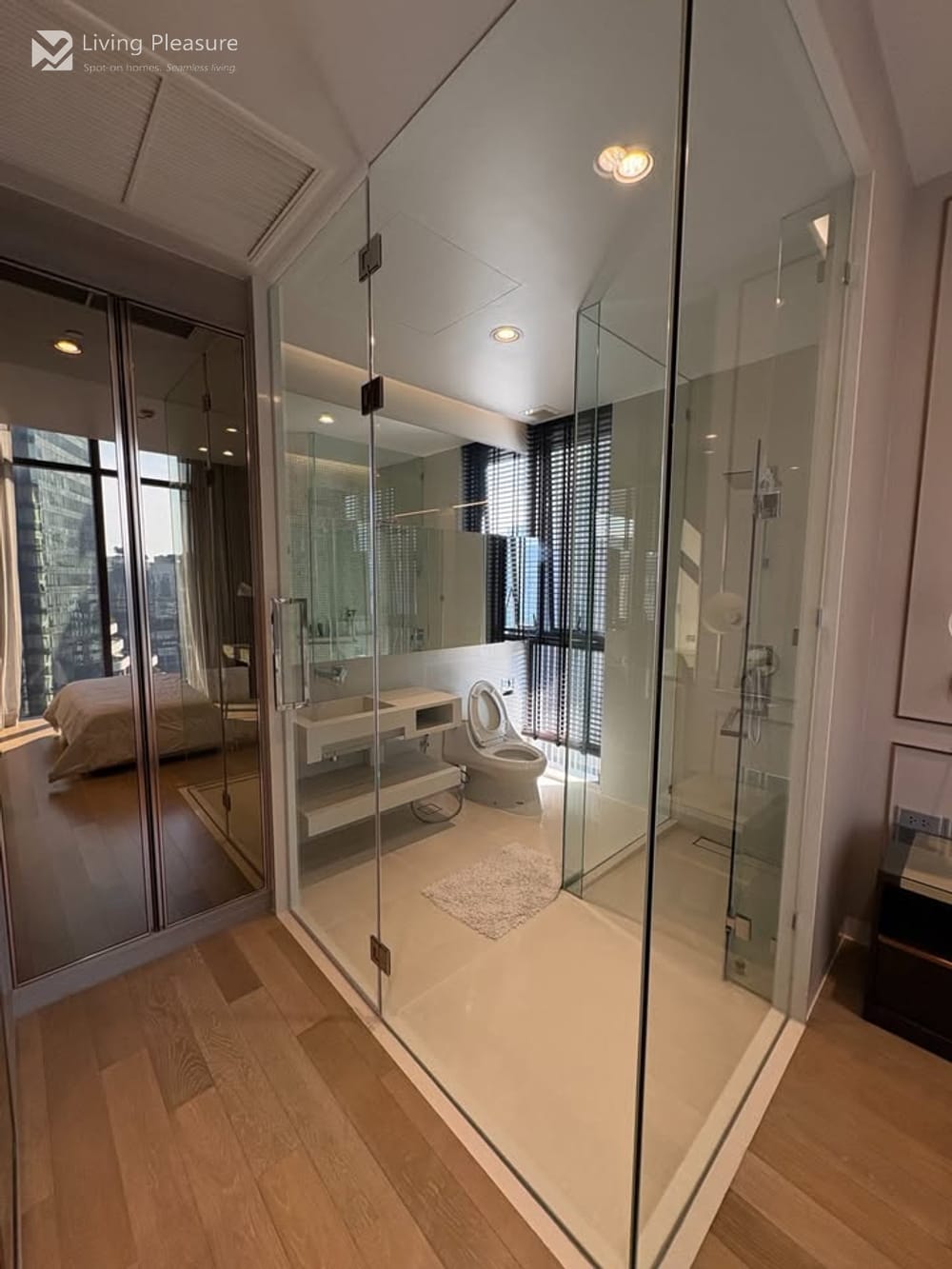 2-Bedroom Condo for Rent in Vittorio Sukhumvit 39 with City View near BTS Phrom Phong 21