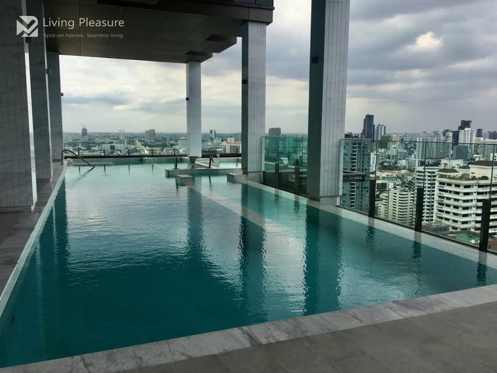 2-Bedroom Condo for Rent in Vittorio Sukhumvit 39 with City View near BTS Phrom Phong 23