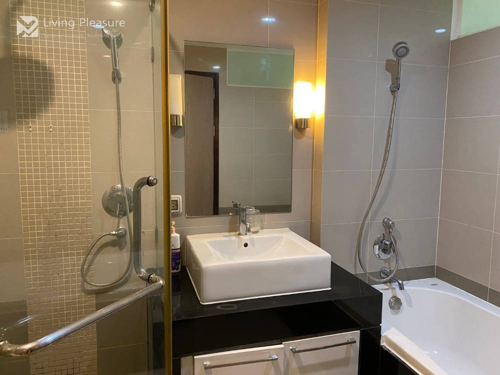 2-Bedroom Condo for Rent at Supalai River Resort with Stunning Sea View in Riverside, Bangkok 11