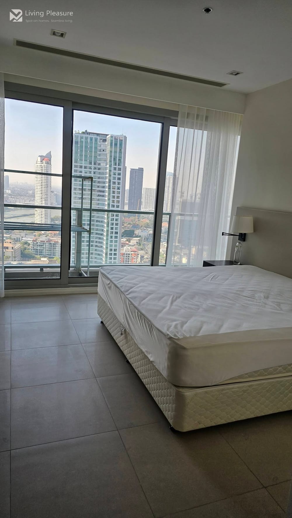 Luxury 2-Bedroom Condo for Rent at Supalai River Resort with Stunning Sea View in Riverside, Bangkok 7