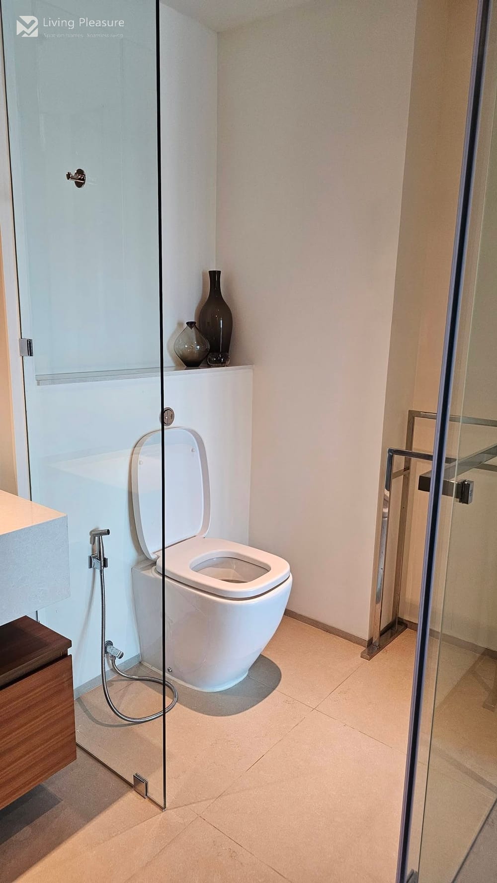 Luxury 2-Bedroom Condo for Rent at Supalai River Resort with Stunning Sea View in Riverside, Bangkok 9