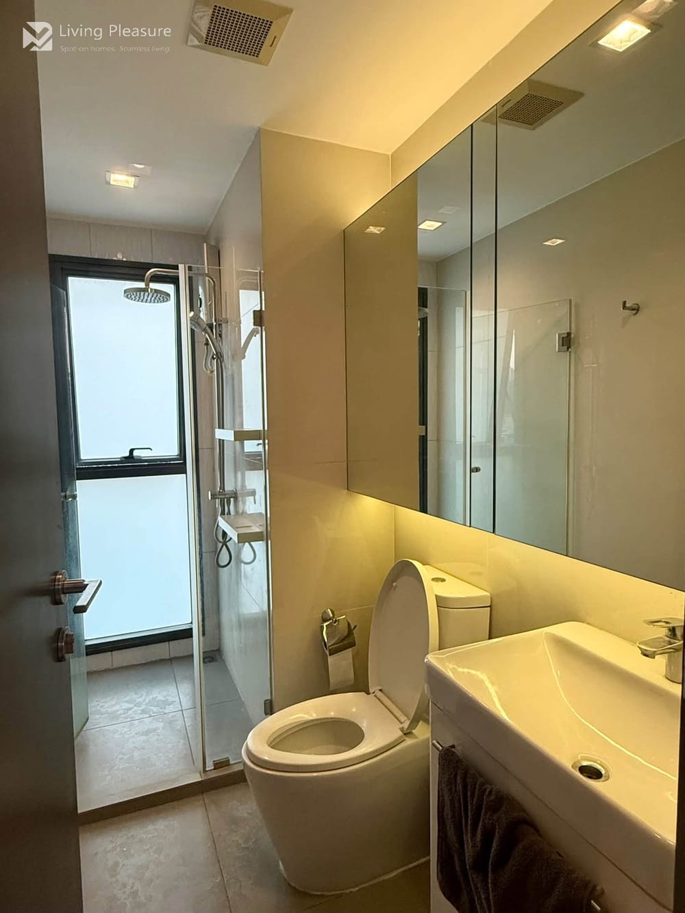 2 Bedroom For Rent at Rhythm Rangnam, Just Steps from BTS Victory Monument 15