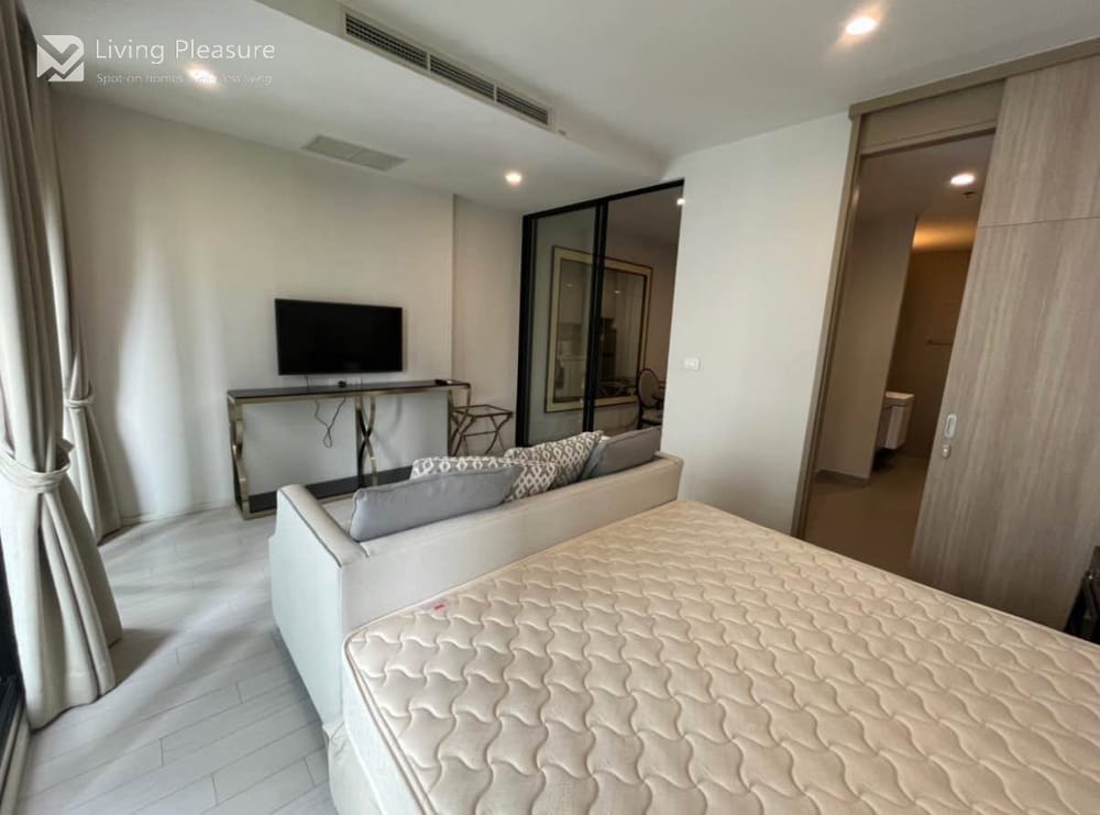 Modern Studio for Sale and Rent at Noble Ploenchit, Upper Sukhumvit - 70m from BTS Phloen Chit 2