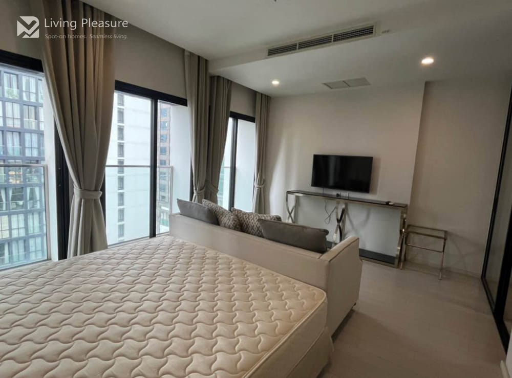 Modern Studio for Sale and Rent at Noble Ploenchit, Upper Sukhumvit - 70m from BTS Phloen Chit 3