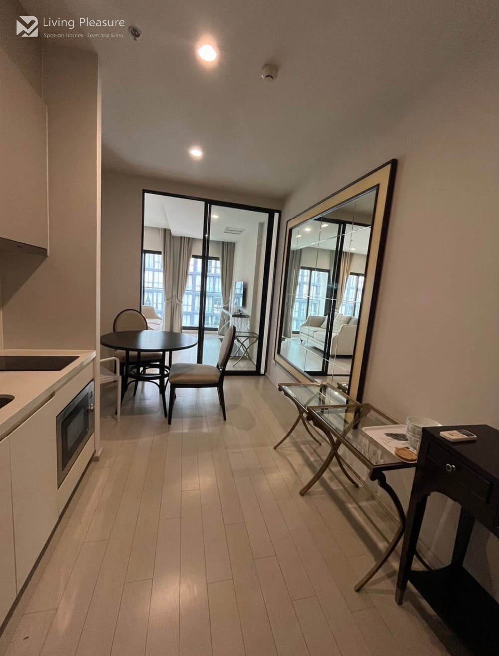 Modern Studio for Sale and Rent at Noble Ploenchit, Upper Sukhumvit - 70m from BTS Phloen Chit 4