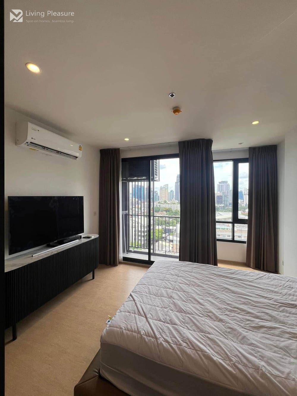 1-Bedroom Condo for Rent at MARU Ekkamai 2 - Pet Friendly, Near BTS Ekkamai 3