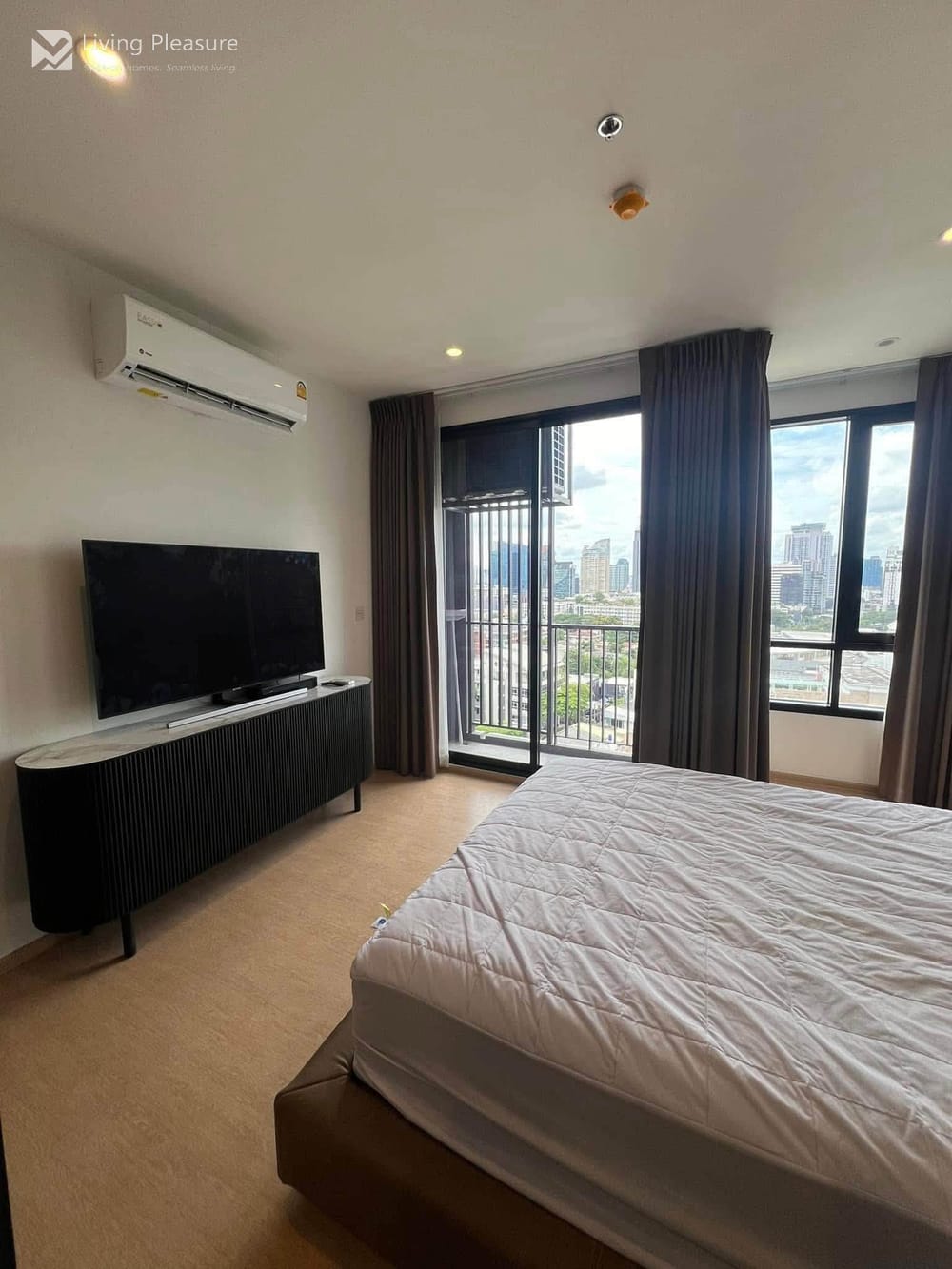1-Bedroom Condo for Rent at MARU Ekkamai 2 - Pet Friendly, Near BTS Ekkamai 4