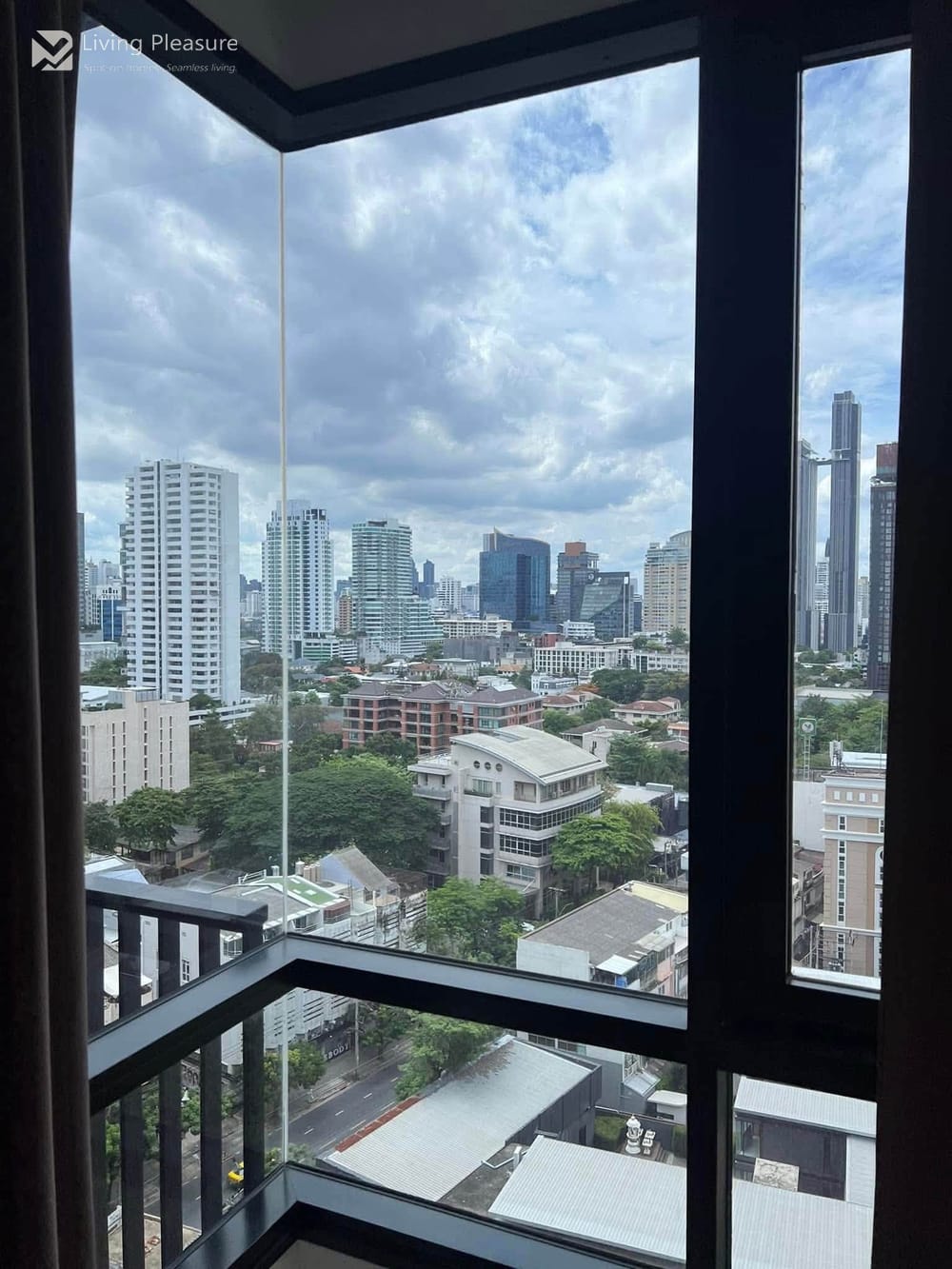 1-Bedroom Condo for Rent at MARU Ekkamai 2 - Pet Friendly, Near BTS Ekkamai 8
