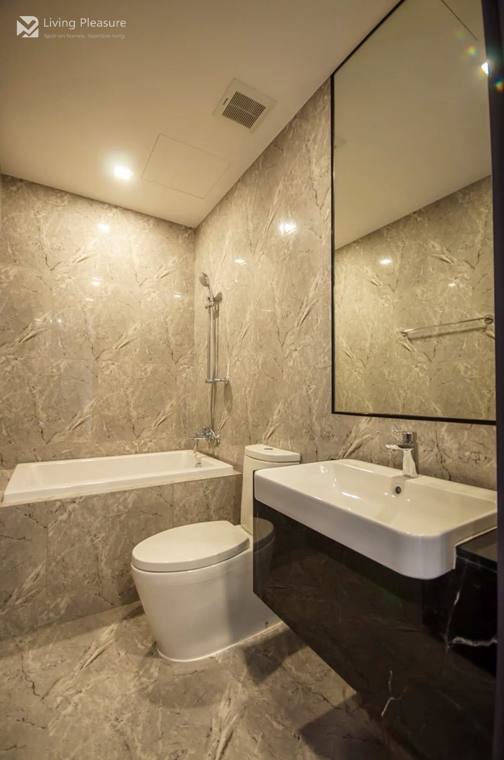 2-Bedroom Condo for Rent at Ashton Asoke, Steps from MRT Sukhumvit 8
