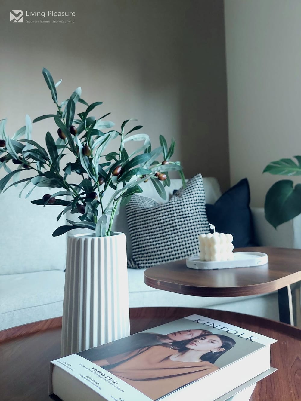 1-Bedroom Condo for Rent at Rhythm Asoke 2 Near MRT Phra Ram 9 in Huai Khwang, Bangkok 2