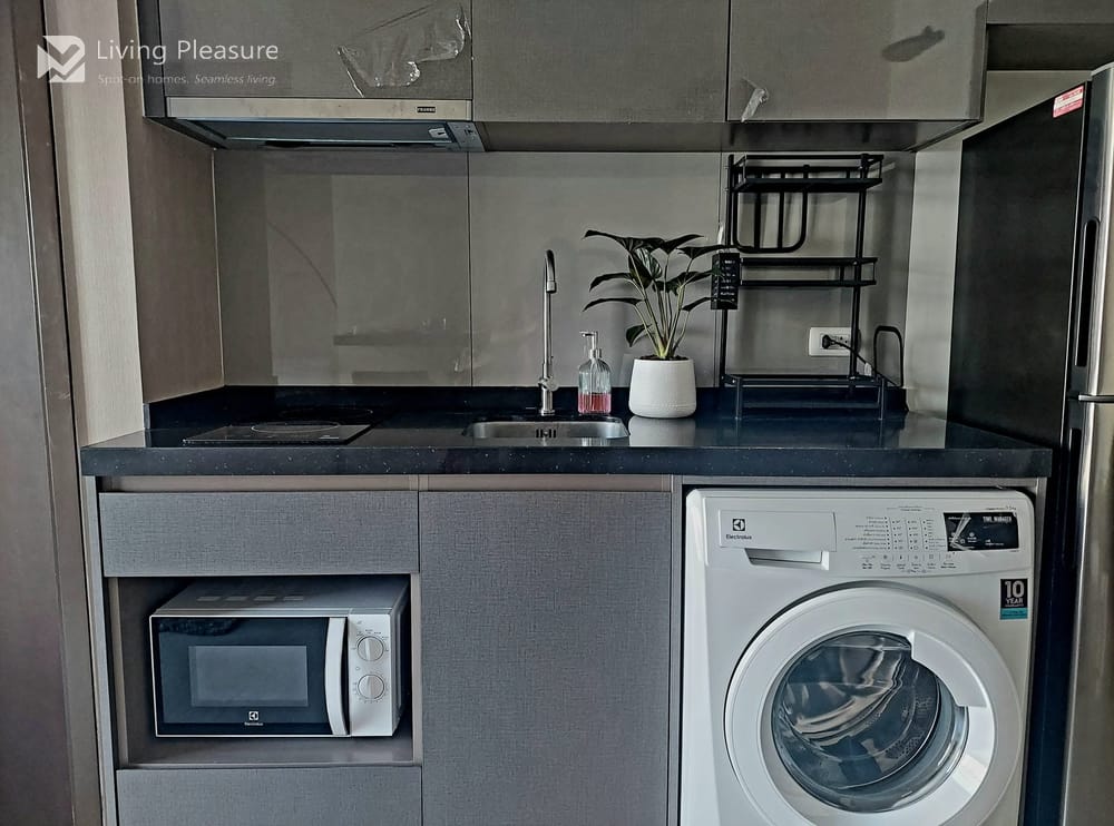 1-Bedroom Condo for Rent at Rhythm Asoke 2 Near MRT Phra Ram 9 in Huai Khwang, Bangkok 6