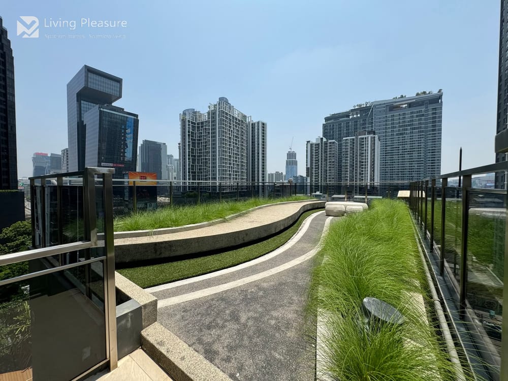 1-Bedroom Condo for Rent at Rhythm Asoke 2 Near MRT Phra Ram 9 in Huai Khwang, Bangkok 14