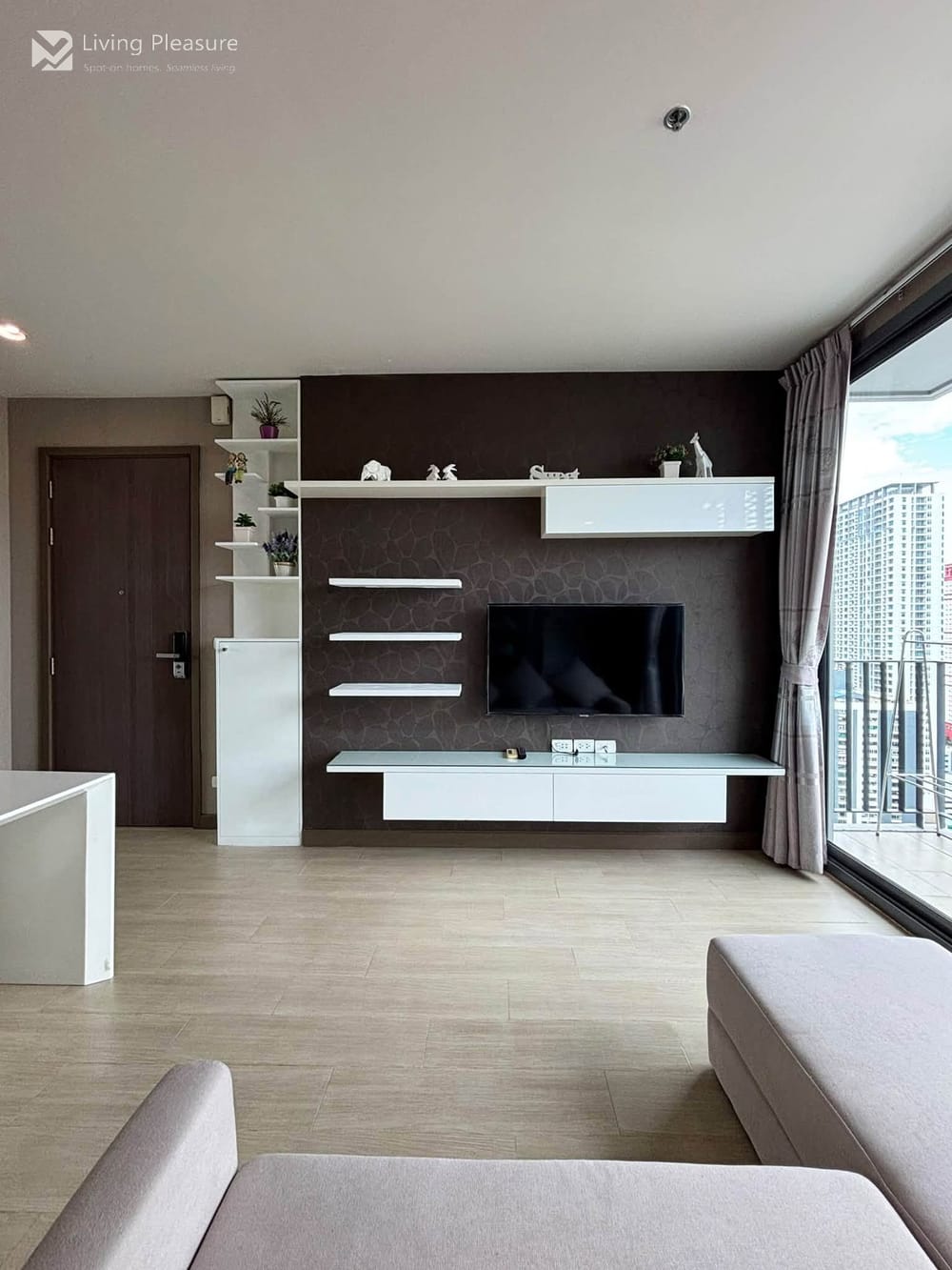 1-Bedroom Condo for Rent at Pyne by Sansiri | Stunning City View Near BTS Ratchathewi 8