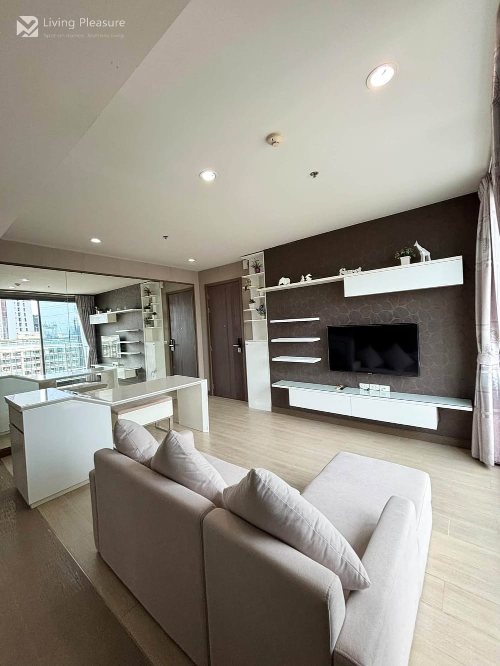 1-Bedroom Condo for Rent at Pyne by Sansiri | Stunning City View Near BTS Ratchathewi 9