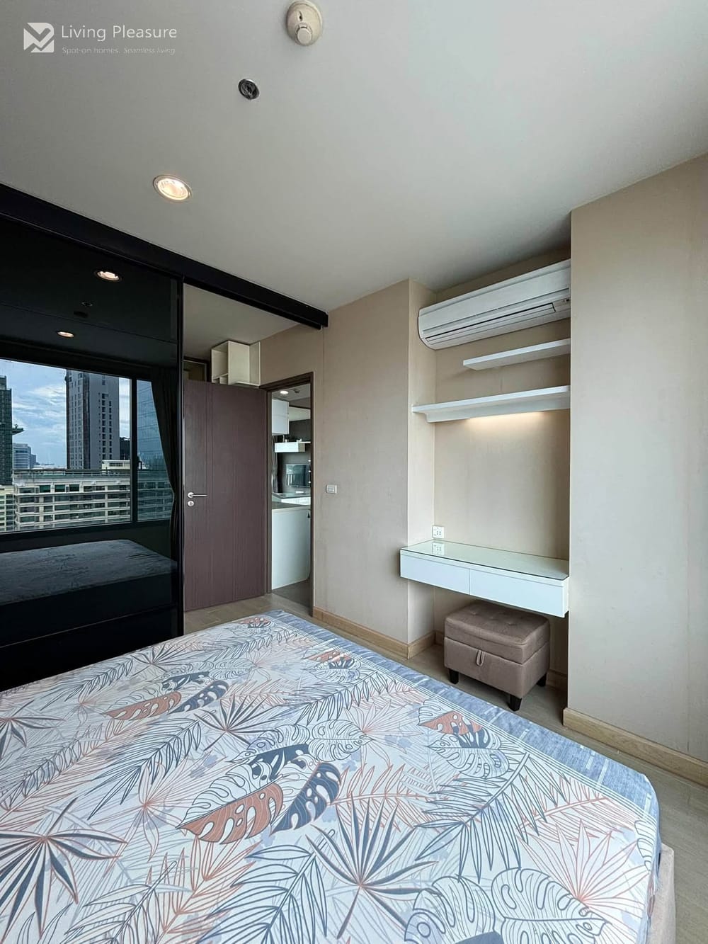 1-Bedroom Condo for Rent at Pyne by Sansiri | Stunning City View Near BTS Ratchathewi 17