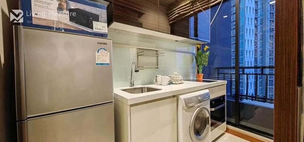Modern Studio for Rent at Ivy Ampio with City View near MRT Thailand Cultural Centre 3