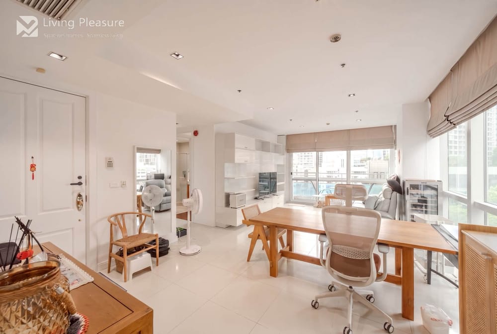 2 Bedroom Unit in Athenee Residence, Upper Sukhumvit - Steps from BTS Phloen Chit 2