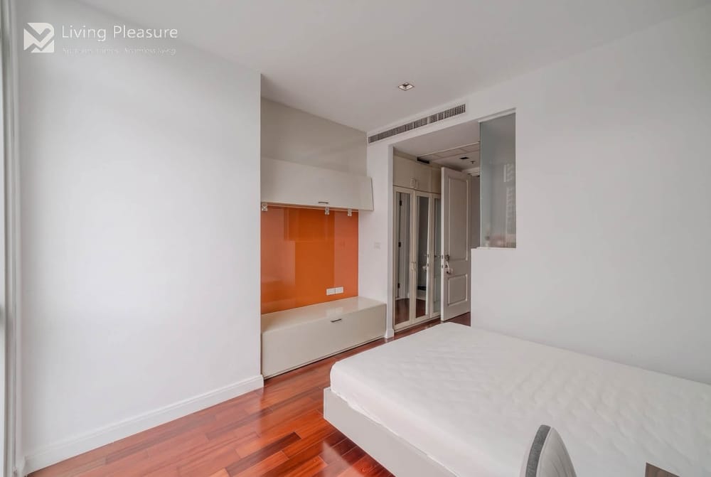 2 Bedroom Unit in Athenee Residence, Upper Sukhumvit - Steps from BTS Phloen Chit 8