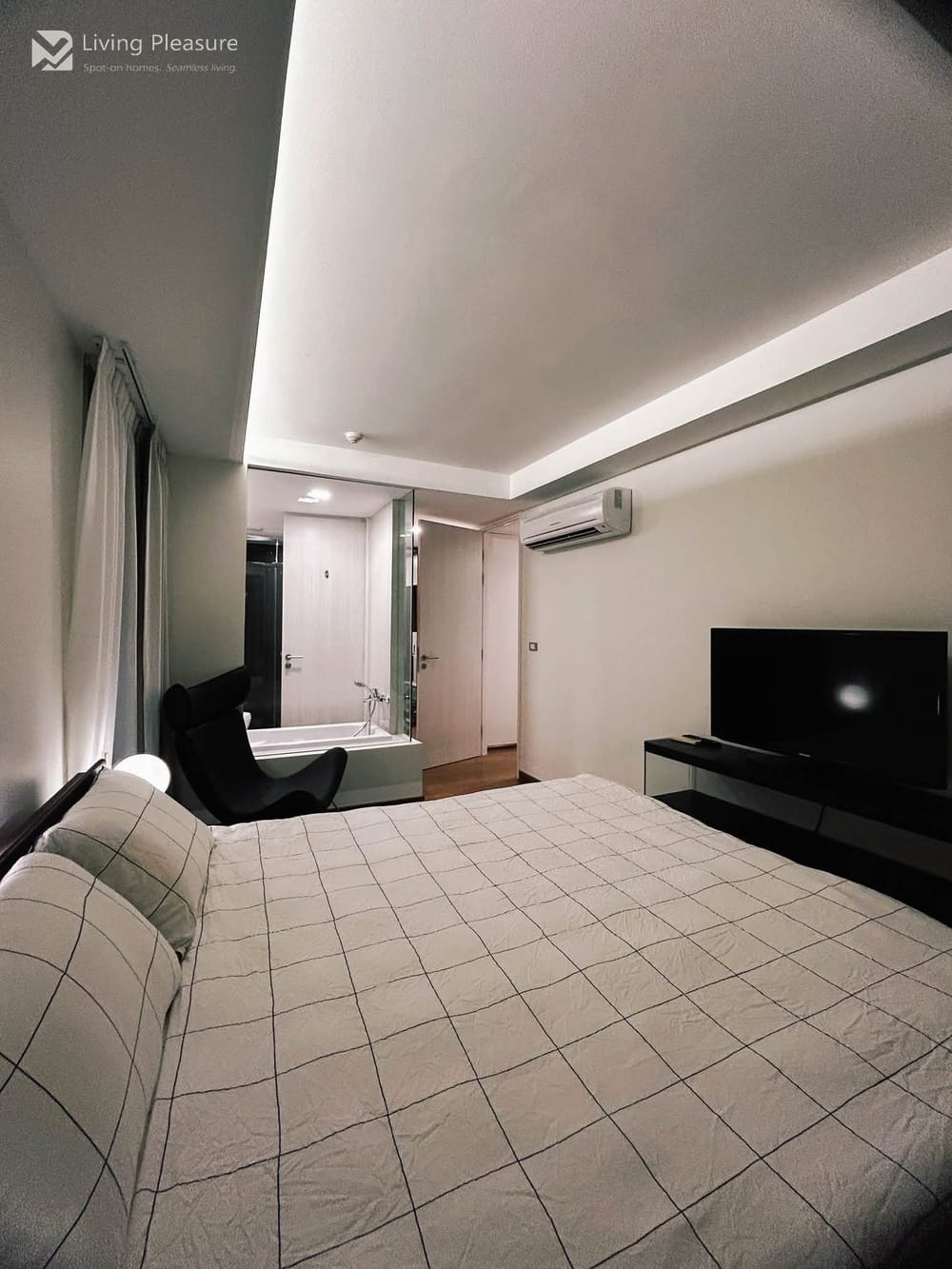 2-Bedroom Condo for Rent at Via 31, Upper Sukhumvit - Pet Friendly, Near BTS Phrom Phong 9