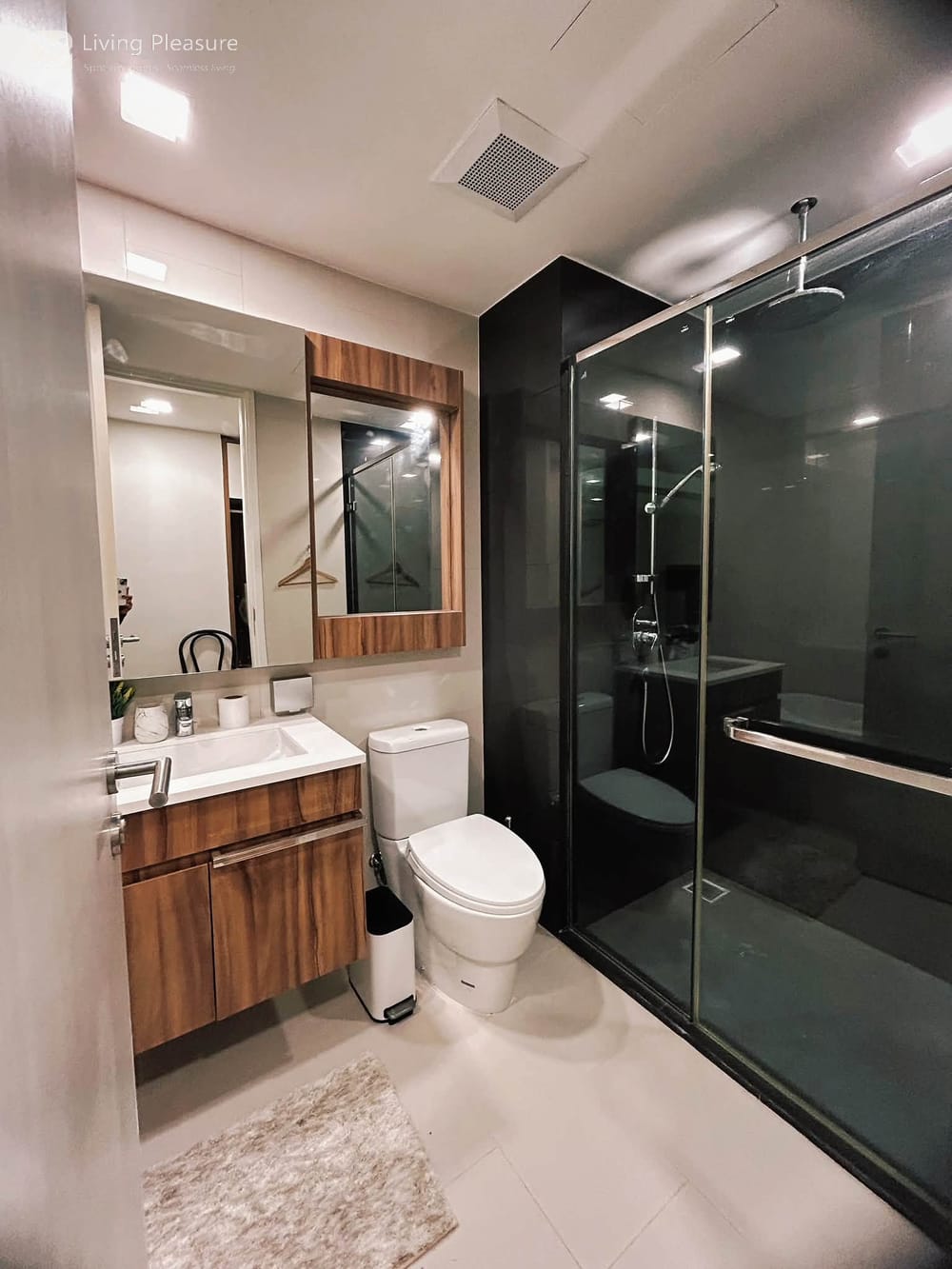 2-Bedroom Condo for Rent at Via 31, Upper Sukhumvit - Pet Friendly, Near BTS Phrom Phong 11