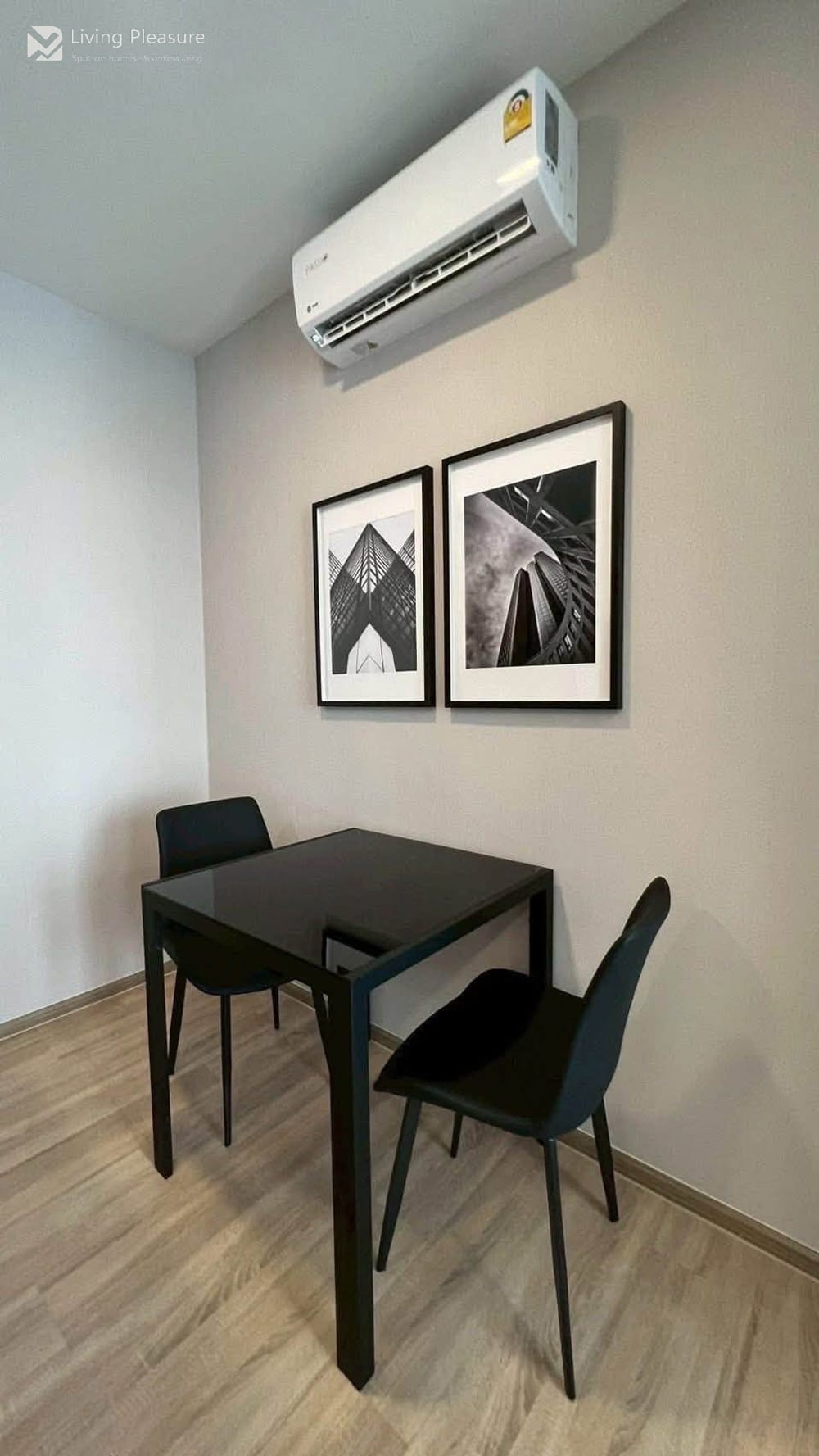 Luxury 1-Bedroom Condo for Rent at XT Phayathai with City View - 0.5 km to ARL Ratchaprarop 8