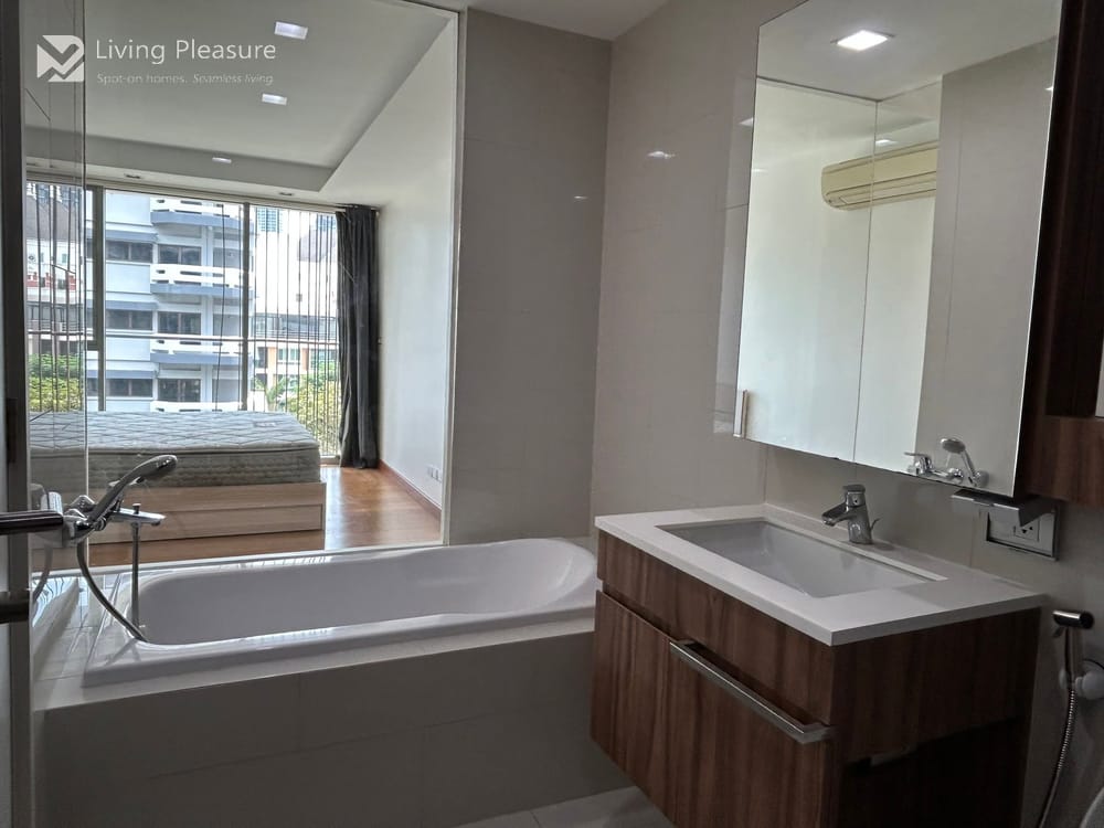 2-Bedroom Condo for Rent in Via 31, Upper Sukhumvit - City View, Near BTS Phrom Phong 7