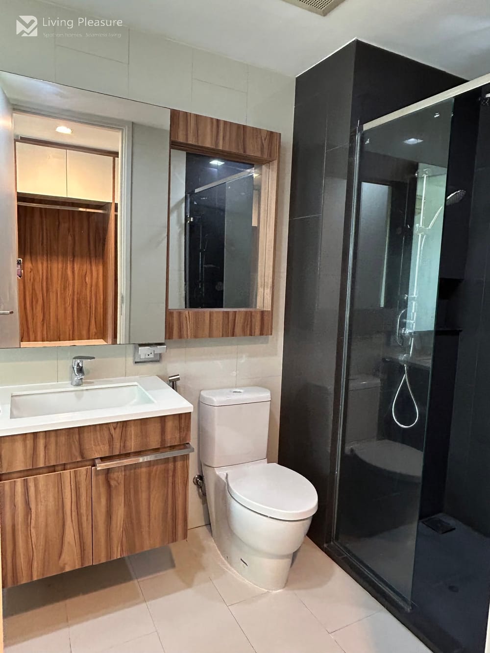 2-Bedroom Condo for Rent in Via 31, Upper Sukhumvit - City View, Near BTS Phrom Phong 8