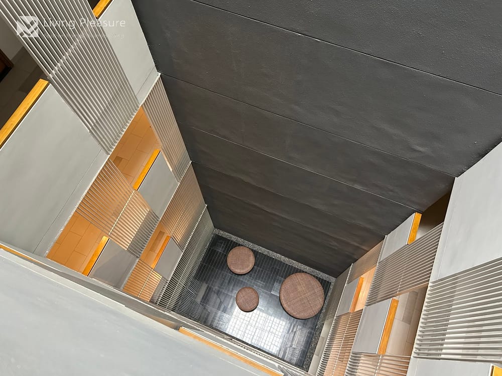 2-Bedroom Condo for Rent in Via 31, Upper Sukhumvit - City View, Near BTS Phrom Phong 10