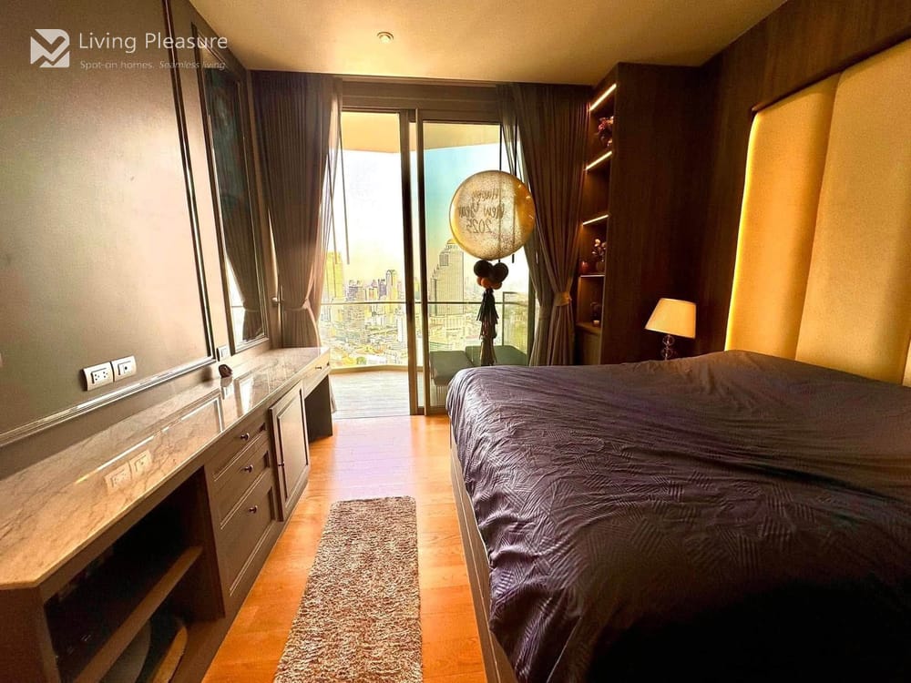 1-Bedroom River View Condo for Sale at Magnolias Waterfront Residences, BTS Charoen Nakhon 11
