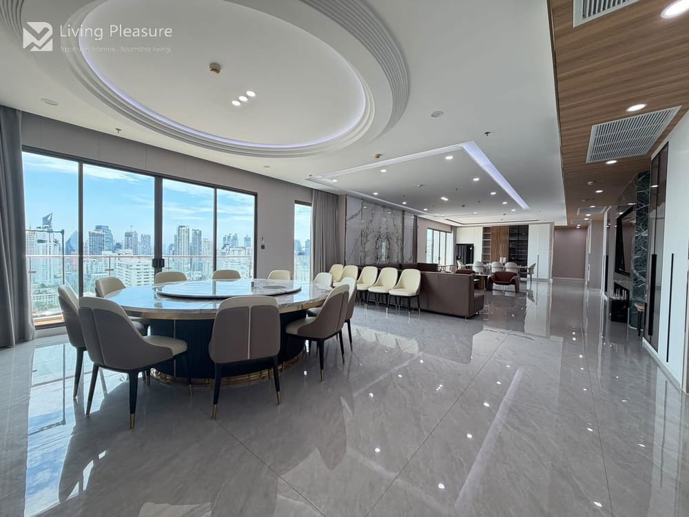Spacious 4-Bedroom House for Sale in Supalai Oriental Sukhumvit 39, Bangkok - Near MRT Phetchaburi 2