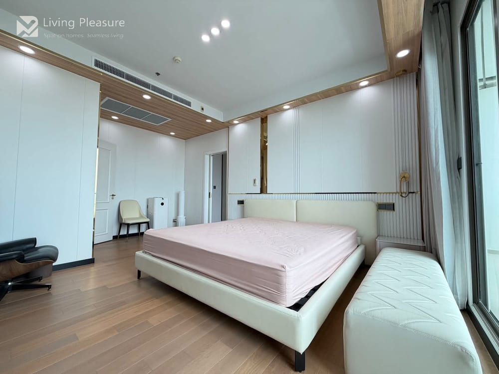 Spacious 4-Bedroom House for Sale in Supalai Oriental Sukhumvit 39, Bangkok - Near MRT Phetchaburi 4