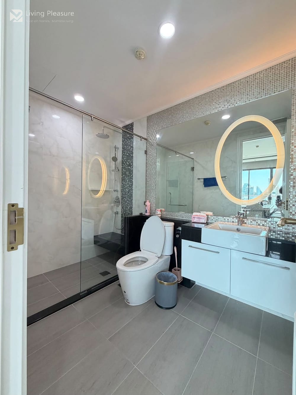 Spacious 4-Bedroom House for Sale in Supalai Oriental Sukhumvit 39, Bangkok - Near MRT Phetchaburi 11