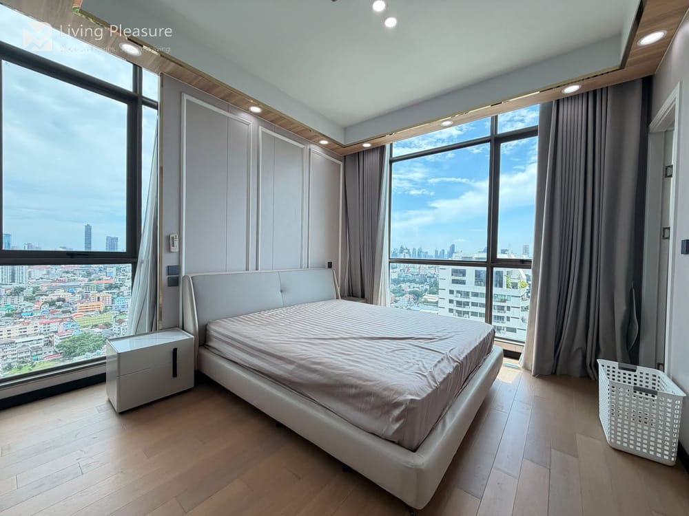 Spacious 4-Bedroom House for Sale in Supalai Oriental Sukhumvit 39, Bangkok - Near MRT Phetchaburi 14
