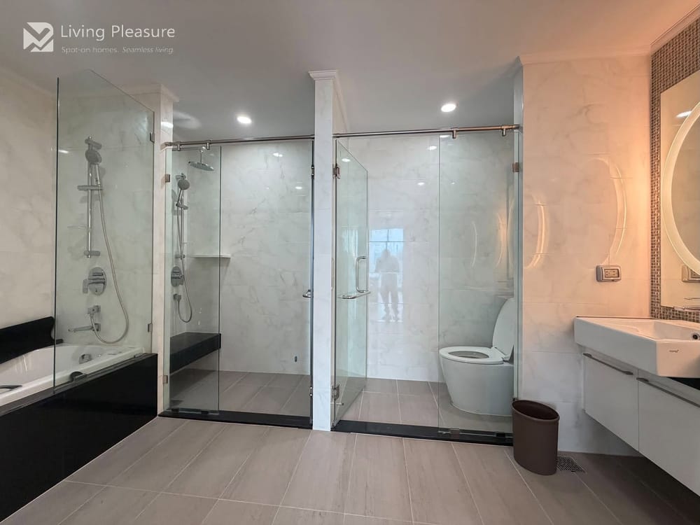 Spacious 4-Bedroom House for Sale in Supalai Oriental Sukhumvit 39, Bangkok - Near MRT Phetchaburi 16