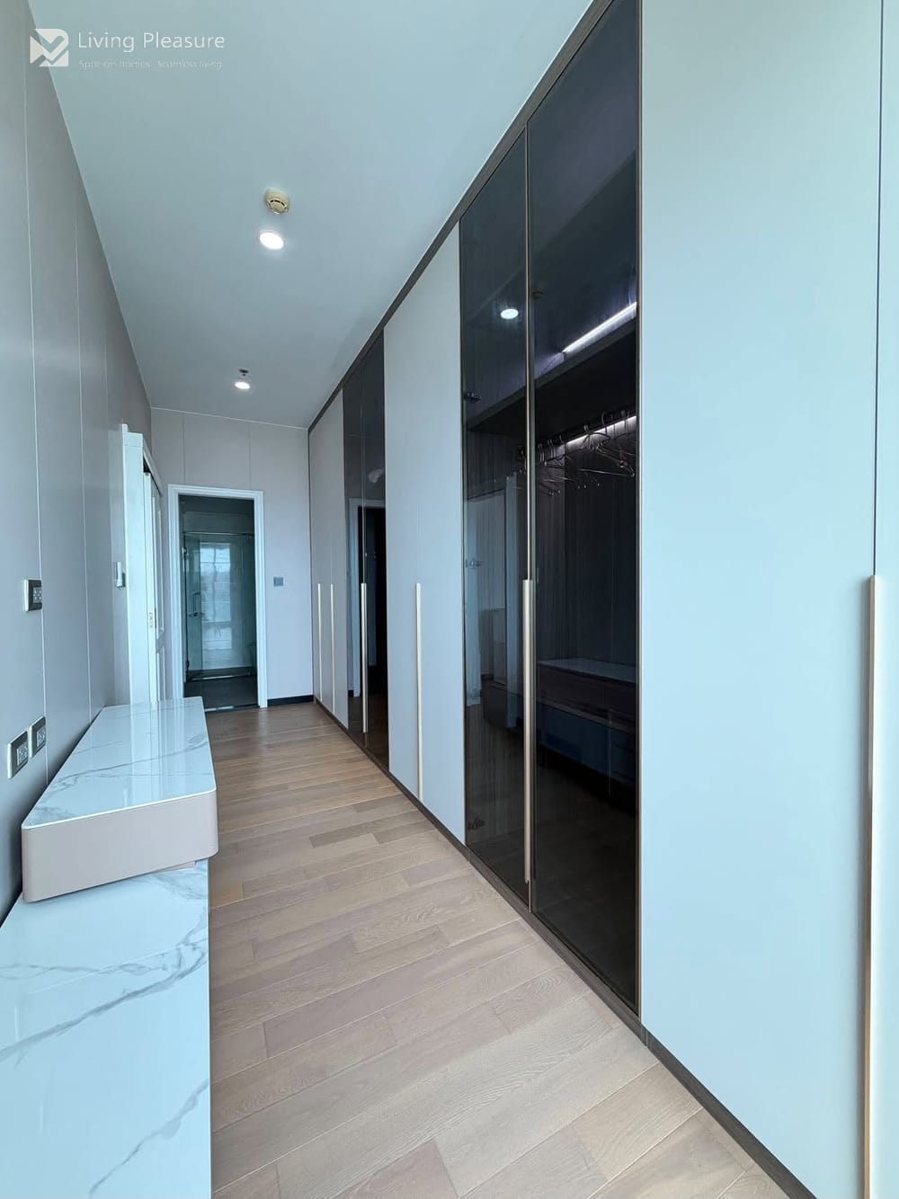 Spacious 4-Bedroom House for Sale in Supalai Oriental Sukhumvit 39, Bangkok - Near MRT Phetchaburi 17