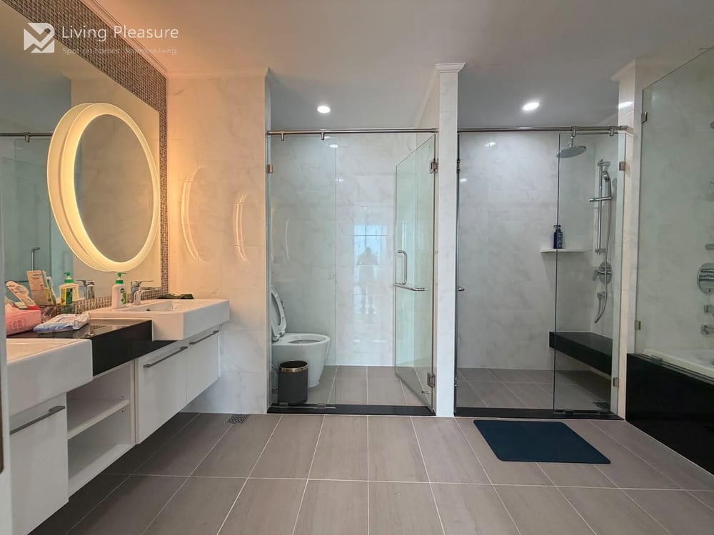 Spacious 4-Bedroom House for Sale in Supalai Oriental Sukhumvit 39, Bangkok - Near MRT Phetchaburi 22
